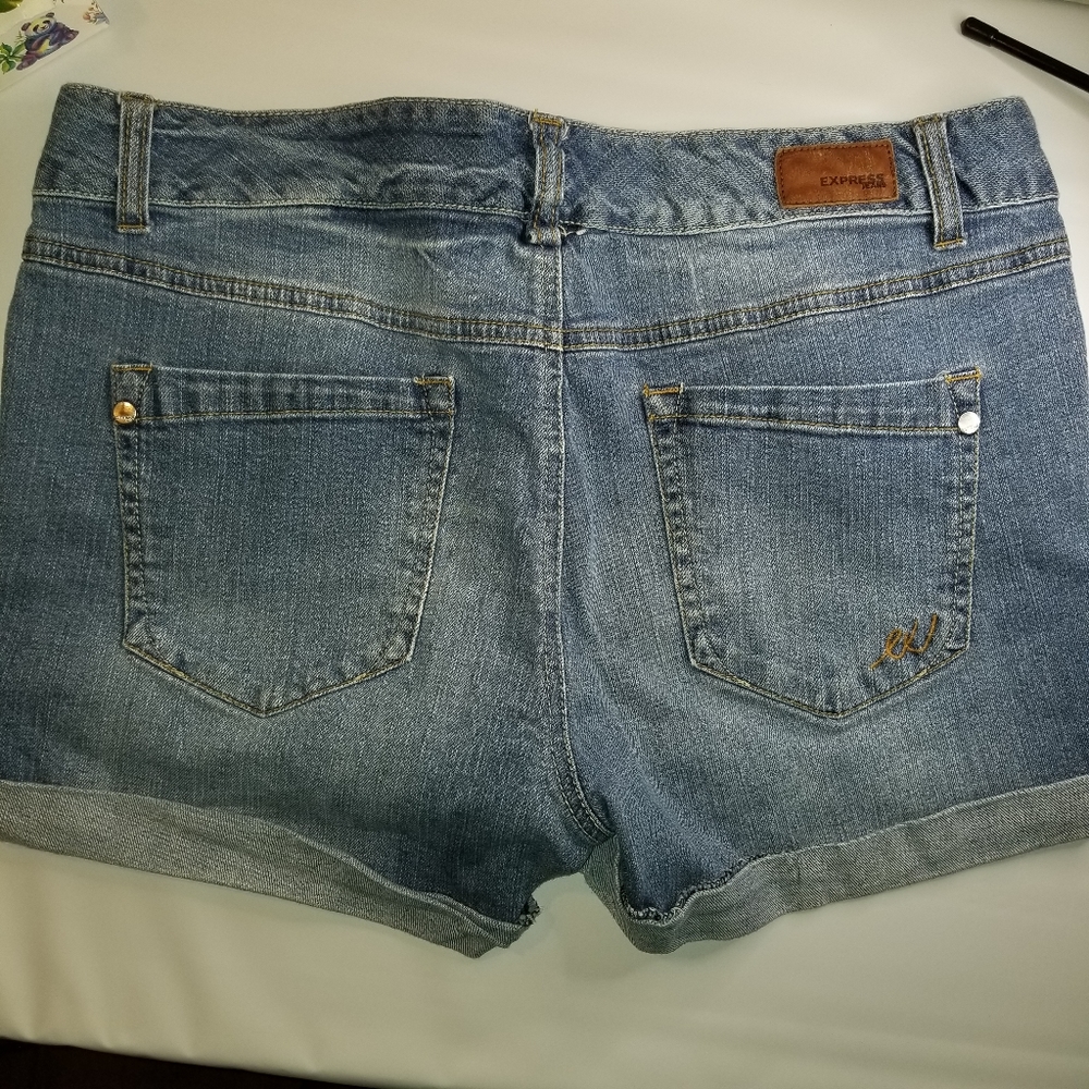 Express jean shorts - Picture 10 of 15
